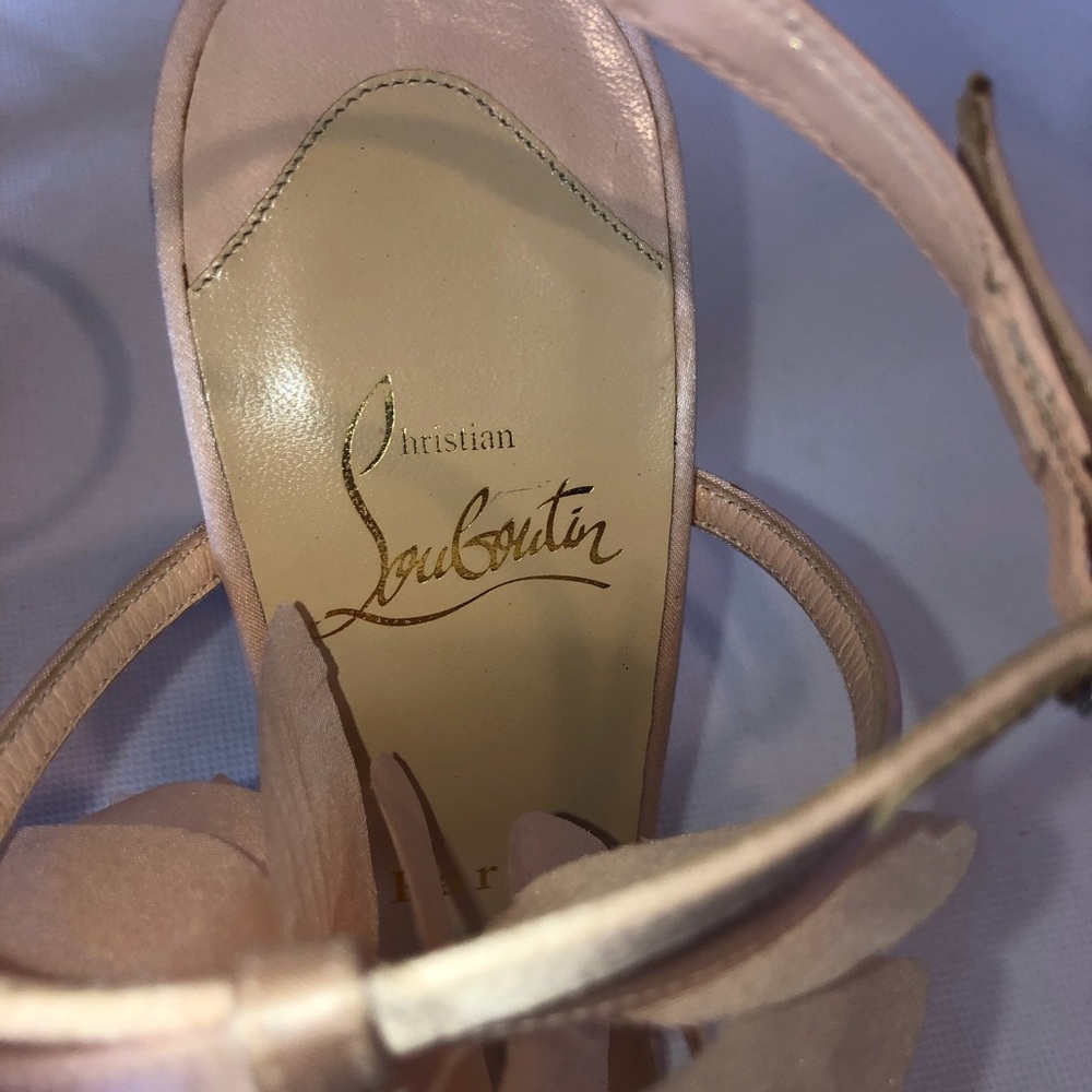 Christian Louboutin Soft Pink Sandal - Picture 7 of 13